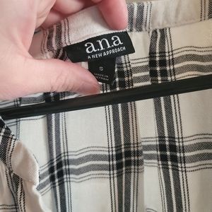 A.N.A. small black and white plaid top